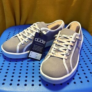 Hey Dudes women’s size 6 NWT